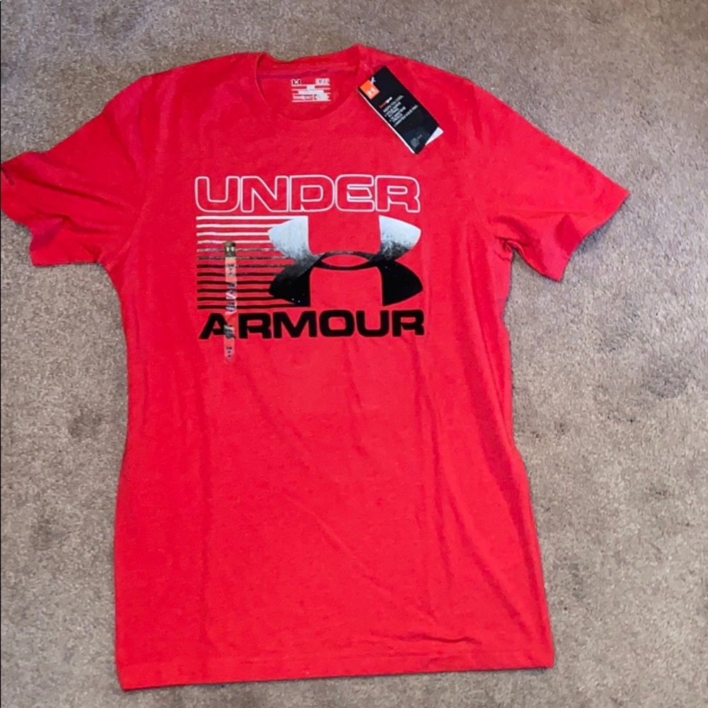Under Armour T-shirt